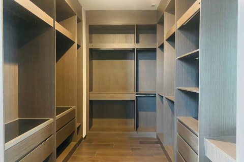 Condo in Watthana, Bangkok, Thailand, 4 bedrooms  № 133954 - photo 9