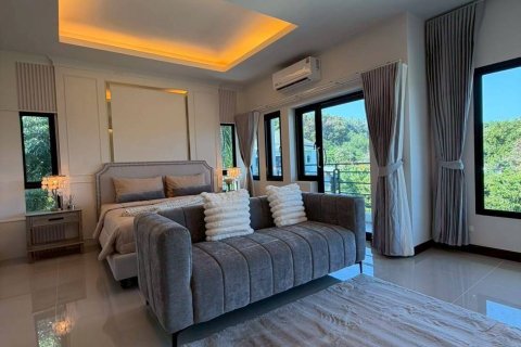 Villa in Phuket, Thailand 5 bedrooms № 170728 - photo 12