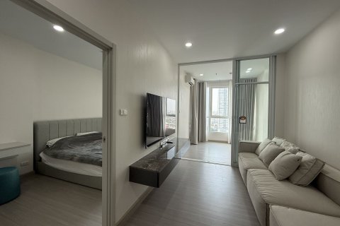 Studio in the Condo in Phasi Charoen, Bangkok, Thailand № 170730