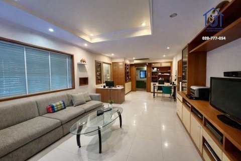 House in Pak Kret, Thailand 5 bedrooms № 161786 - photo 19