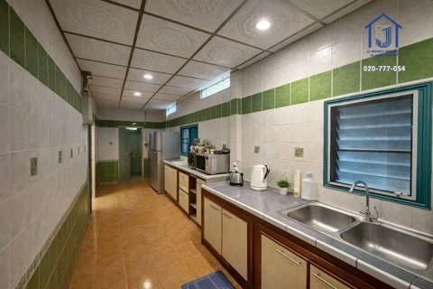 House in Pak Kret, Thailand 5 bedrooms № 161786 - photo 22