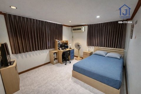 House in Pak Kret, Thailand 5 bedrooms № 161786 - photo 3