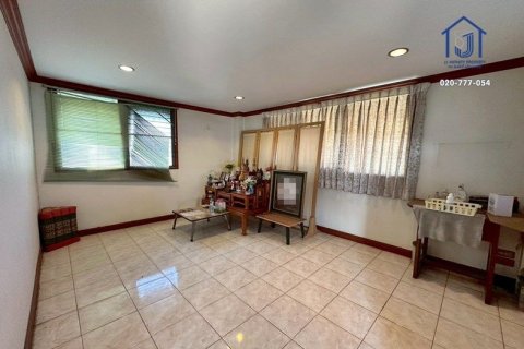 House in Pak Kret, Thailand 5 bedrooms № 161786 - photo 4
