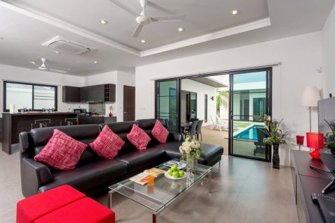 Villa in Pattaya, Thailand 3 bedrooms № 163828 - photo 8