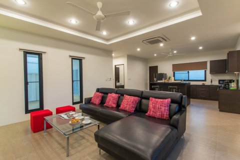 Villa in Pattaya, Thailand 3 bedrooms № 163828 - photo 9