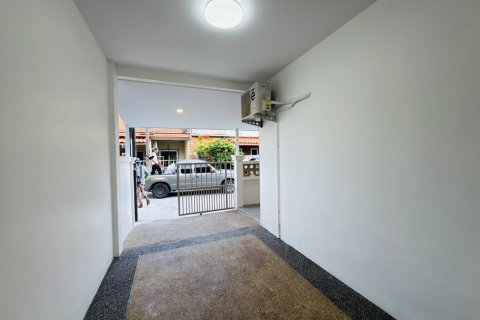 Villa in Pattaya, Thailand 3 bedrooms № 163829 - photo 4