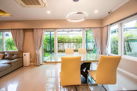 Haus in Chiang Mai, Thailand 4 Schlafzimmer № 220497 - Foto 2
