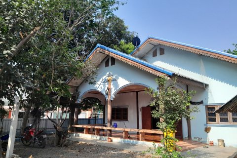 Дом в Супханбури, Таиланд с 4 спальнями  № 151881 - фото 1