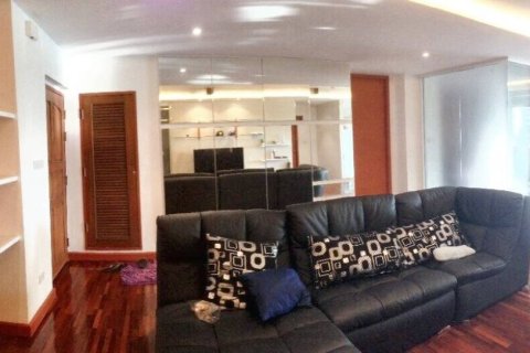 Condo in Bangkok, Thailand, 3 bedrooms  № 147021 - photo 6