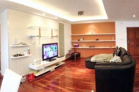Condo in Bangkok, Thailand, 3 bedrooms  № 147021 - photo 3