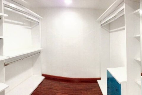 Condo in Bangkok, Thailand, 3 bedrooms  № 147021 - photo 7