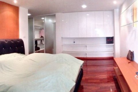 Condo in Bangkok, Thailand, 3 bedrooms  № 147021 - photo 4