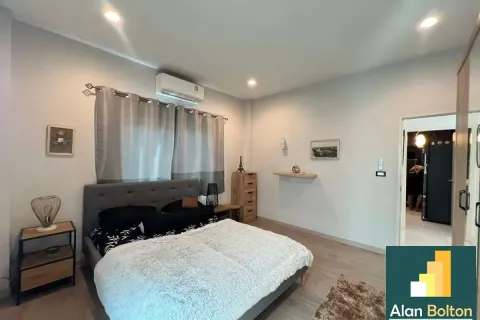 Casa de 4 dormitorios en Pattaya, Tailandia № 210680 - foto 10