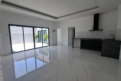 Casa de 3 dormitorios en Pattaya, Tailandia № 210682 - foto 7