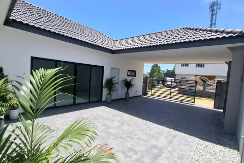 Casa de 3 dormitorios en Pattaya, Tailandia № 210682 - foto 3