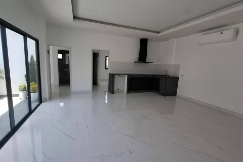 Casa de 3 dormitorios en Pattaya, Tailandia № 210682 - foto 5