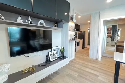 Condominio de 2 dormitorios en Jomtien Beach, Pattaya, Tailandia № 210685 - foto 12