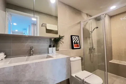 Condominio de 2 dormitorios en Jomtien Beach, Pattaya, Tailandia № 210685 - foto 6