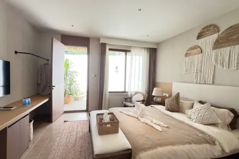 Casa de 4 dormitorios en Jomtien Beach, Pattaya, Tailandia № 210683 - foto 15