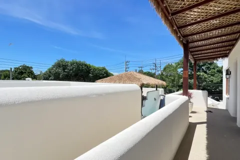 Casa de 4 dormitorios en Jomtien Beach, Pattaya, Tailandia № 210683 - foto 9