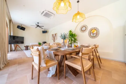 Casa de 4 dormitorios en Jomtien Beach, Pattaya, Tailandia № 210683 - foto 7