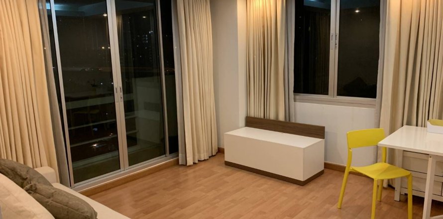 Condo à Khlong Toei, Bangkok, Thaïlande, 3 chambres  № 136897
