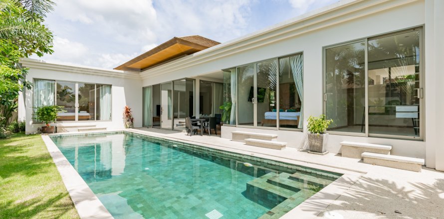 House in Phuket, Thailand 4 bedrooms № 136899