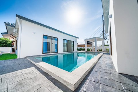 Вилла в Паттайе, Таиланд с 5 спальнями  № 155917 - фото 2