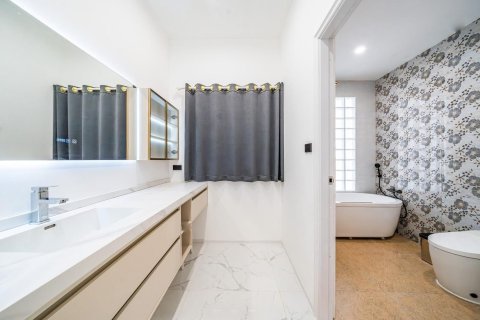 Вилла в Паттайе, Таиланд с 5 спальнями  № 155917 - фото 10