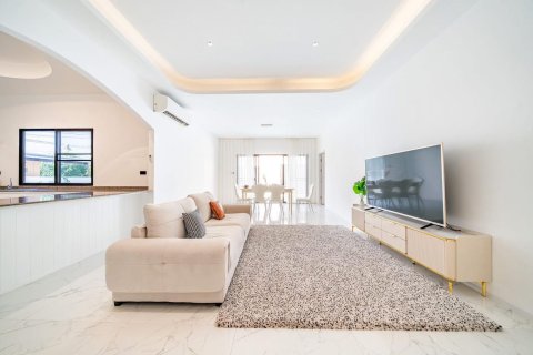 Вилла в Паттайе, Таиланд с 5 спальнями  № 155917 - фото 4