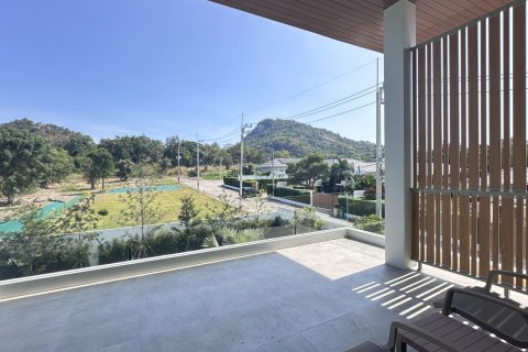 Дом в Хуа Хине, Таиланд с 4 спальнями  № 155912 - фото 1