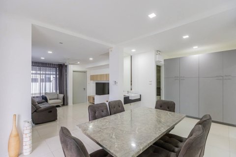 Таунхаус в Ханг Донге, Таиланд с 3 спальнями  № 161638 - фото 5