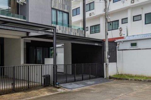Townhouse in Hang Dong, Thailand 3 bedrooms № 161638