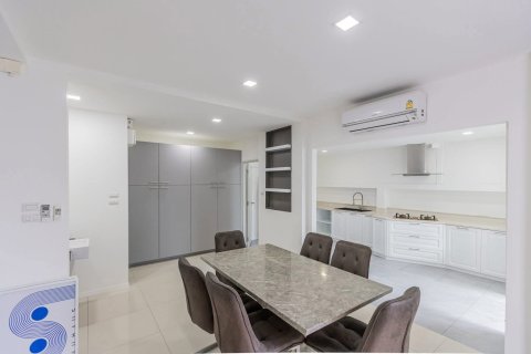 Таунхаус в Ханг Донге, Таиланд с 3 спальнями  № 161638 - фото 7