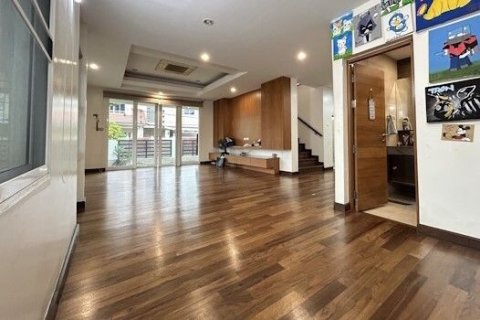 Maison à Lat Phrao, Bangkok, Thaïlande 3 chambres № 161634 - photo 2