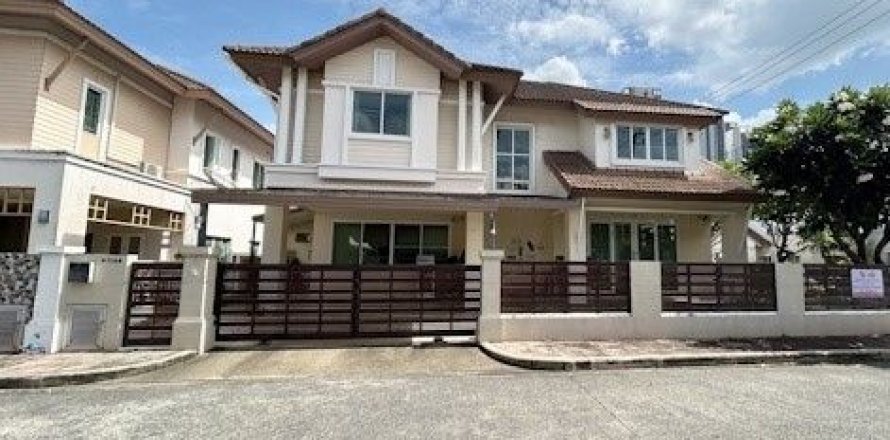 Maison à Lat Phrao, Bangkok, Thaïlande 3 chambres № 161634