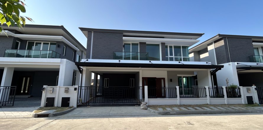 Дом в Тунг Кхру, Бангкок, Таиланд с 4 спальнями  № 153354