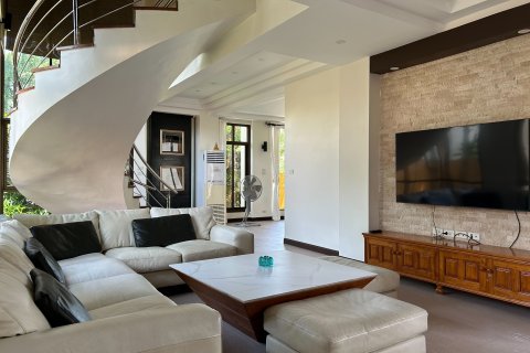 Villa in Pattaya, Thailand 6 bedrooms № 137827 - photo 4
