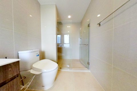 Кондоминиум с 2 спальнями в Бангне, Бангкок, Таиланд № 167923 - фото 11