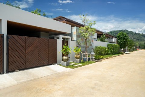 Villa in Phuket, Thailand 3 bedrooms № 159184 - photo 29