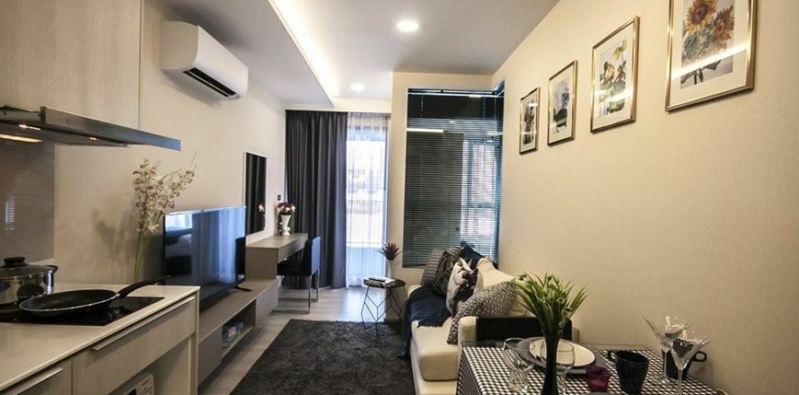 Studio dans le Condo à Khlong Toei, Bangkok, Thaïlande  № 158418