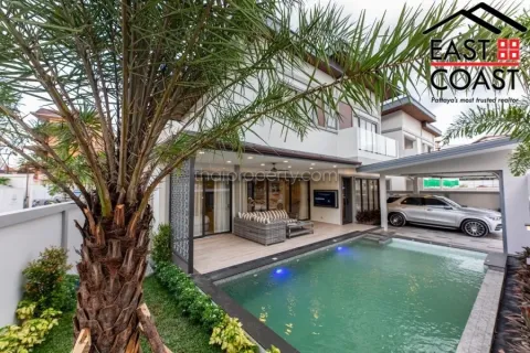 Casa de 4 dormitorios en Pattaya, Tailandia № 213648