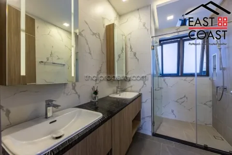 Casa de 4 dormitorios en Pattaya, Tailandia № 213648 - foto 8