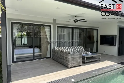 Casa de 4 dormitorios en Pattaya, Tailandia № 213648 - foto 13