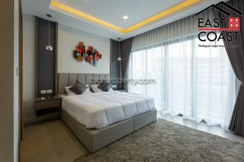 Casa de 4 dormitorios en Pattaya, Tailandia № 213648 - foto 7