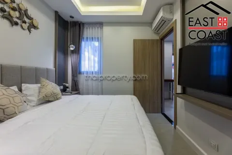 Casa de 4 dormitorios en Pattaya, Tailandia № 213648 - foto 11