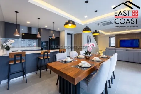 Casa de 4 dormitorios en Pattaya, Tailandia № 213648 - foto 4