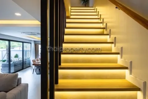 Casa de 4 dormitorios en Pattaya, Tailandia № 213648 - foto 6