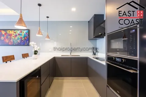 Casa de 4 dormitorios en Pattaya, Tailandia № 213648 - foto 5