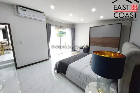 Casa de 4 dormitorios en Pattaya, Tailandia № 213651 - foto 15